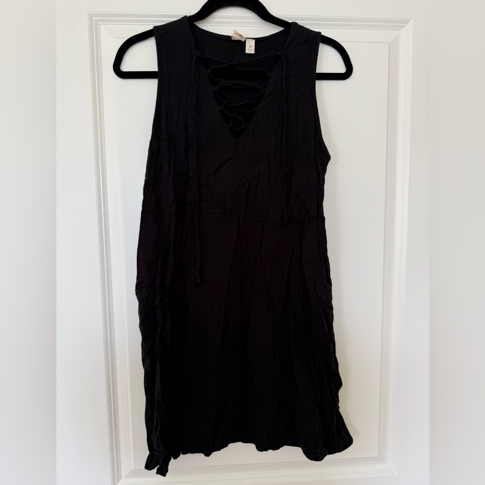 Francesca’s Black Sleeveless Dress with Cutout Design